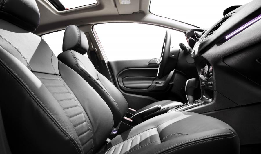  Ford Fiesta 4-Door 2014 года  (US) (фото 3 из 6)